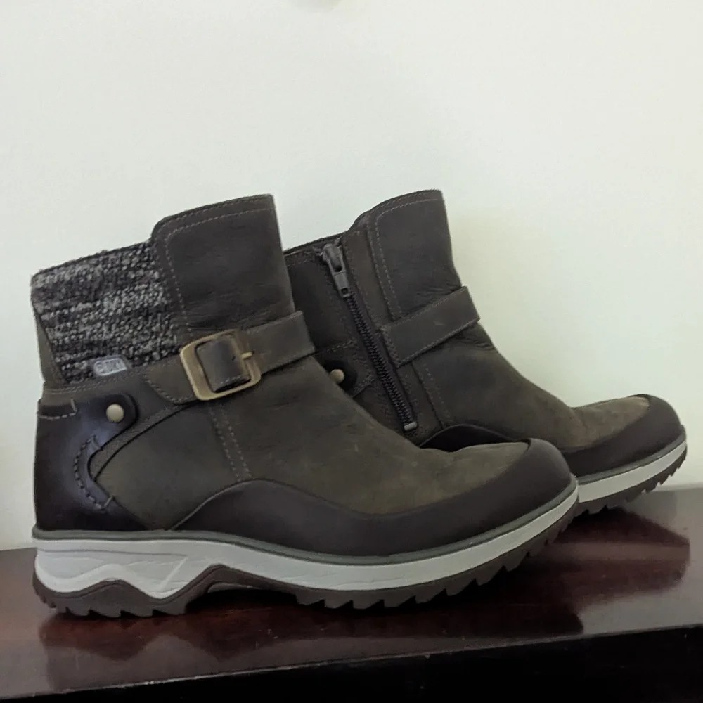 Merrell Eventyr Strap Women Ankle Boots Bungee Cord Waterproof US 6.5